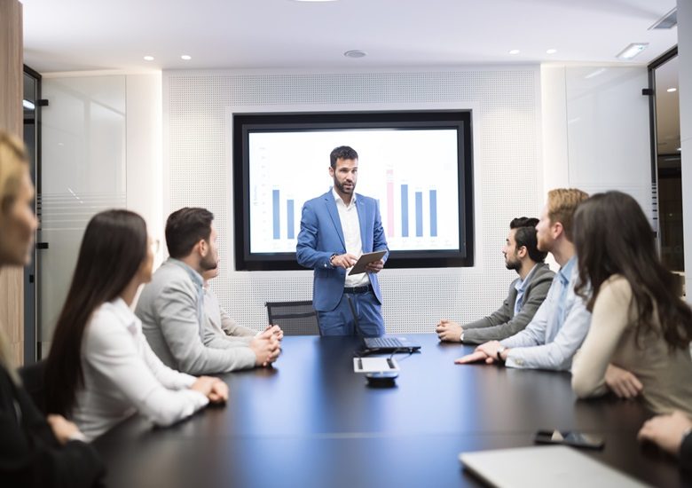 Por que evitar apresentações em slides pode tornar suas reuniões mais produtivas
